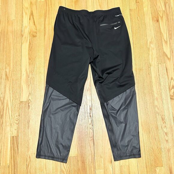 Nike Storm-FIT ADV Men’s Size 2XL Black Waterproof Loose-Fit Golf Pants - Picture 4 of 9